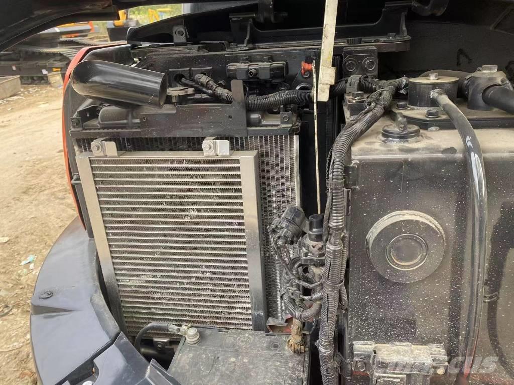 Kubota 155 Pásové rýpadlá