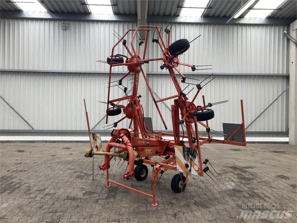 Kuhn GF 6301 MH Obracače a zhrabovače sena