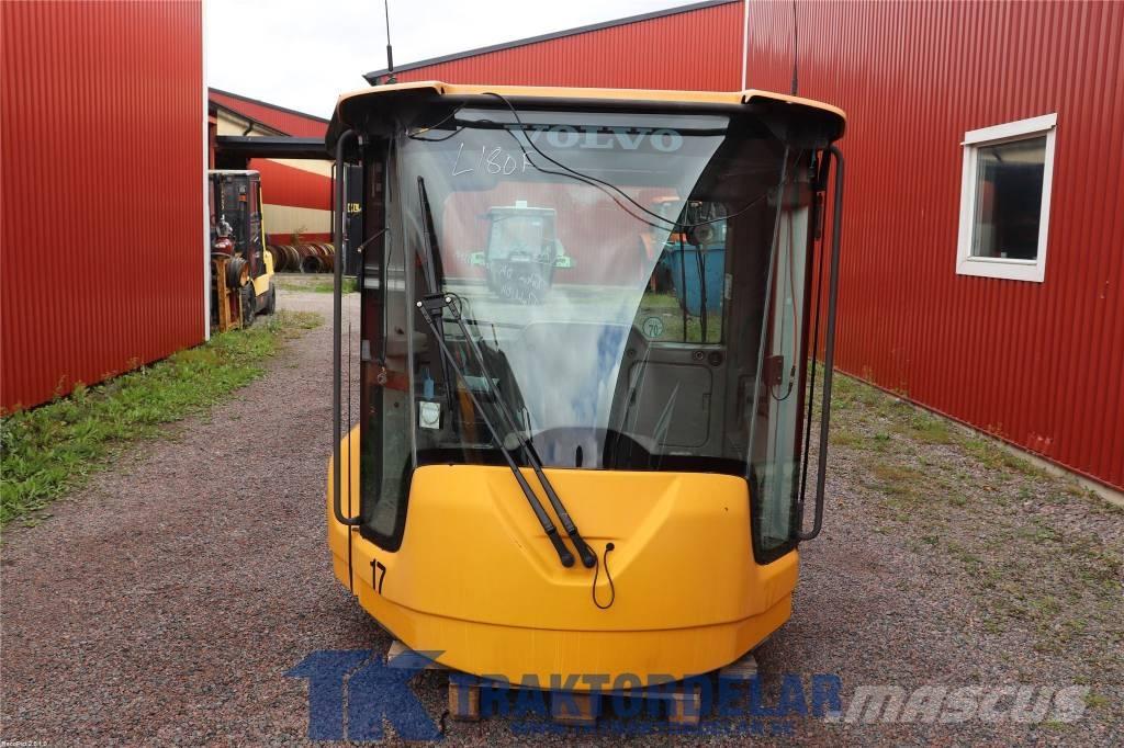 Volvo L 180 F Kabíny a interiér