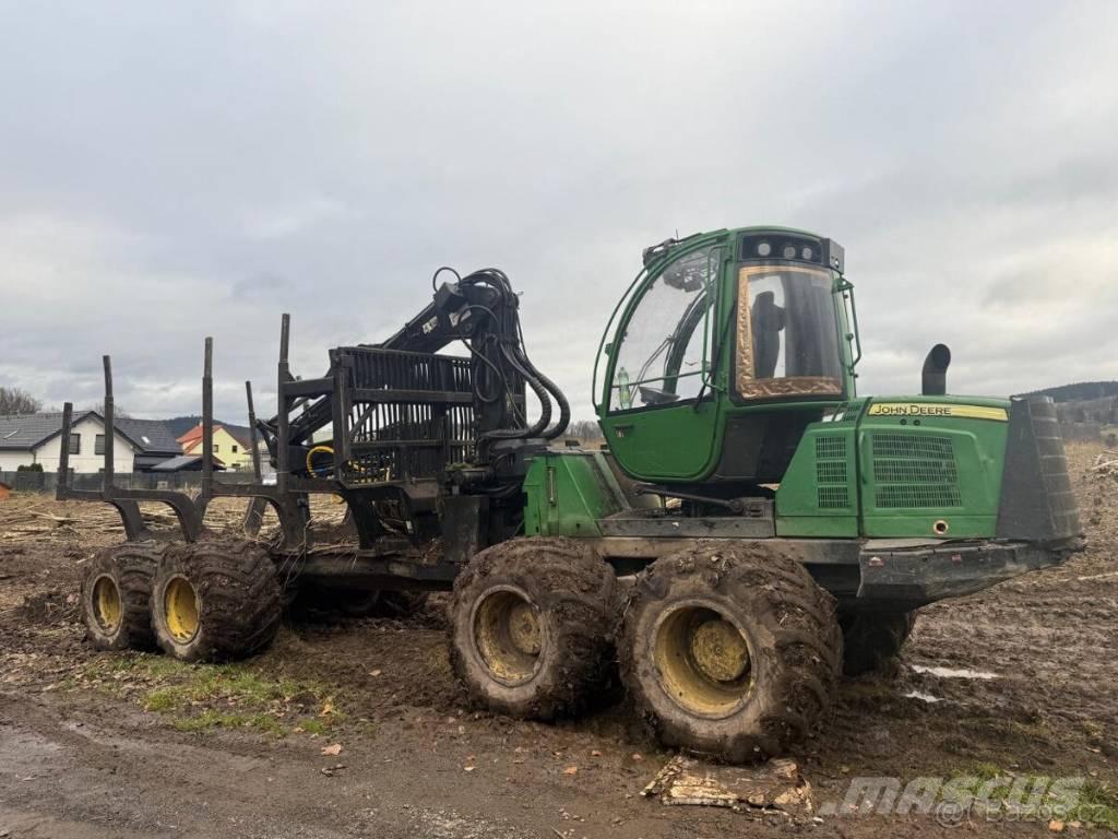 John Deere 1510E Lesné traktory