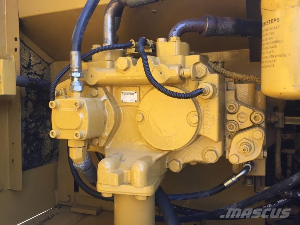 CAT 320 D Pásové rýpadlá
