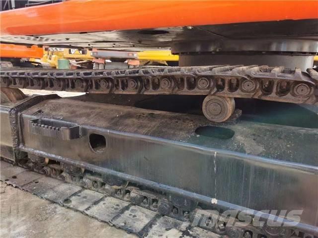 Hitachi EX 120 Pásové rýpadlá