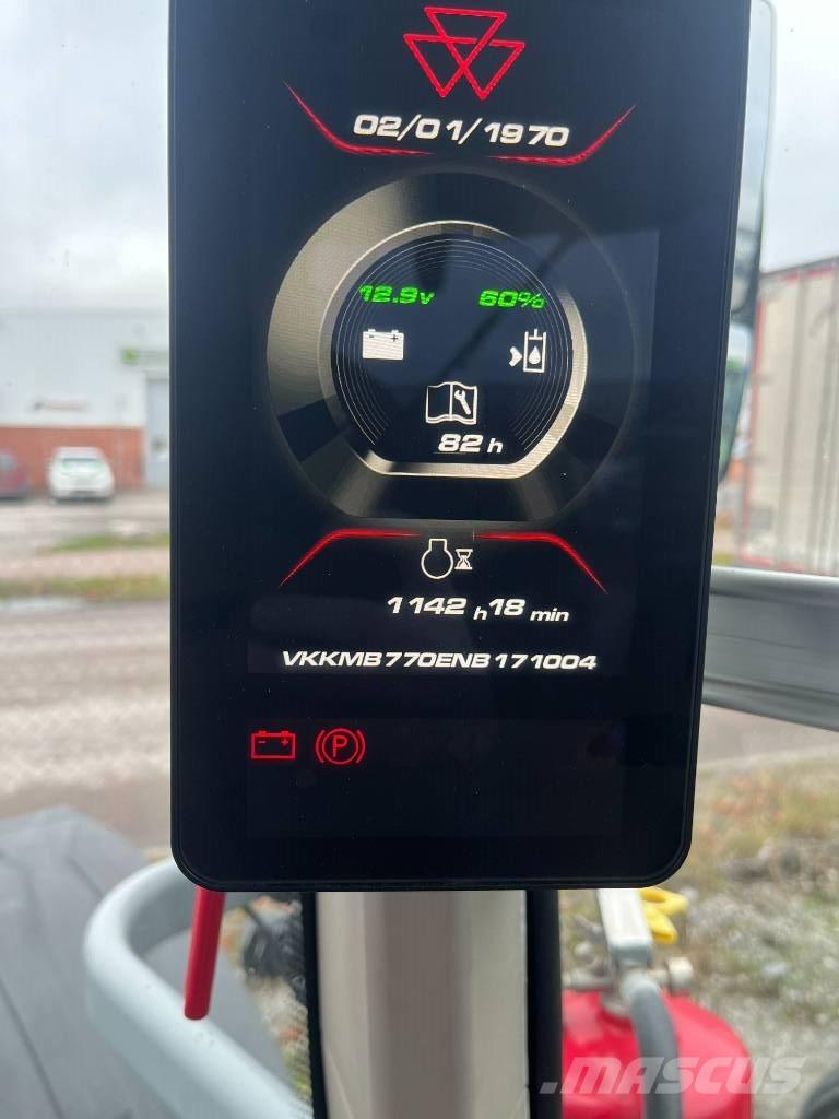 Massey Ferguson 8 S Traktory