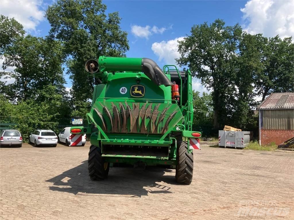 John Deere T670 Kombinované zberacie stroje