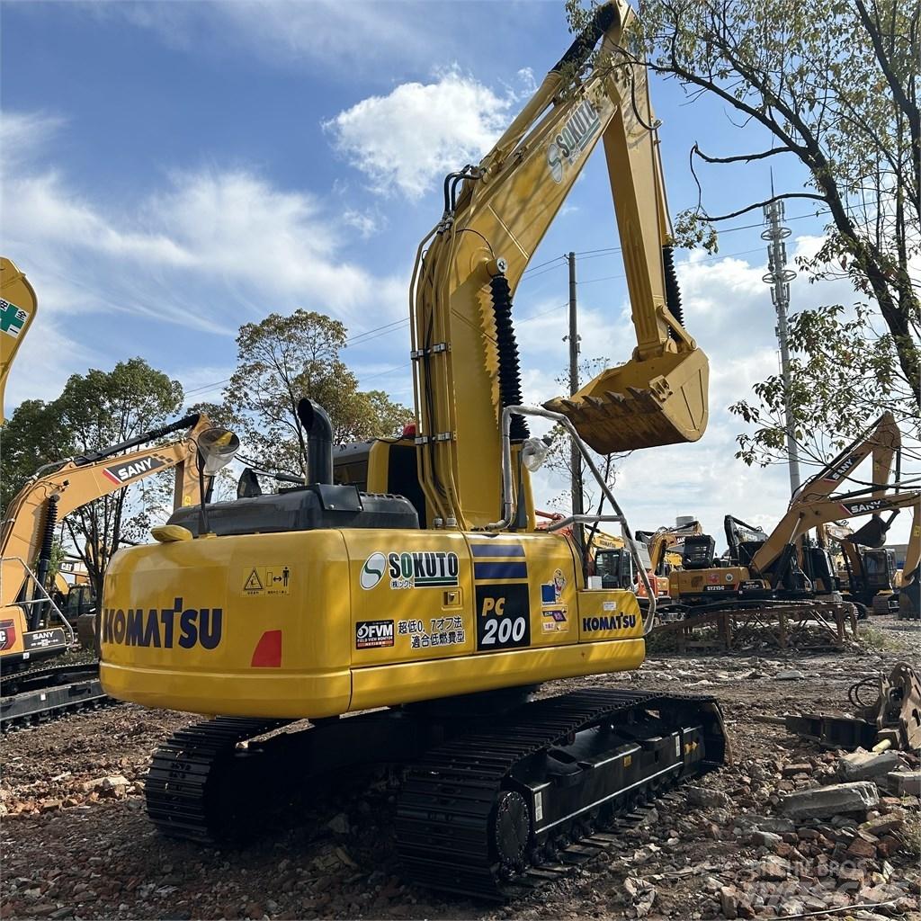 Komatsu PC200-8MO Pásové rýpadlá