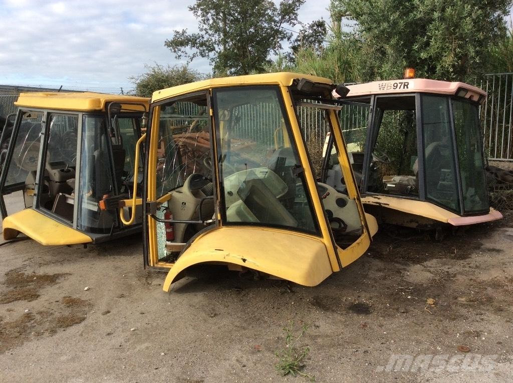 Komatsu WB 97 R Kabíny a interiér