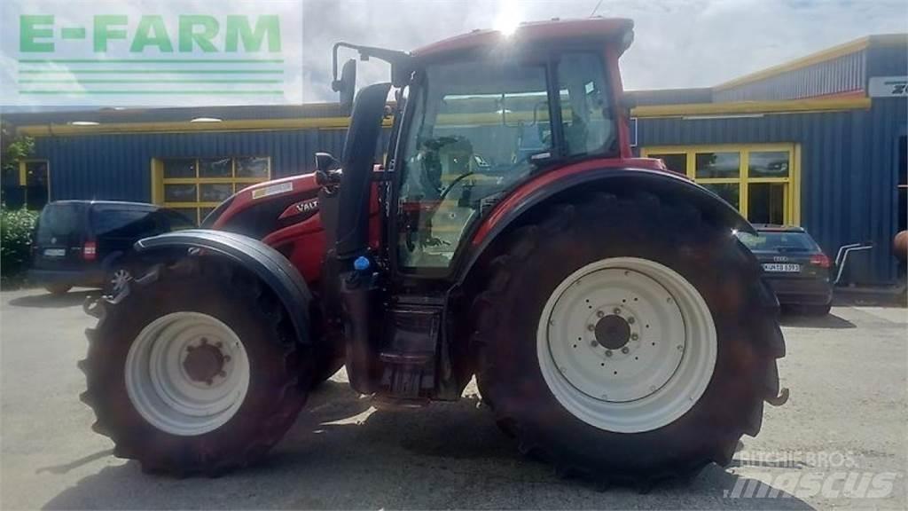 Valtra n174 Traktory