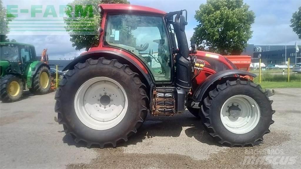 Valtra n174 Traktory
