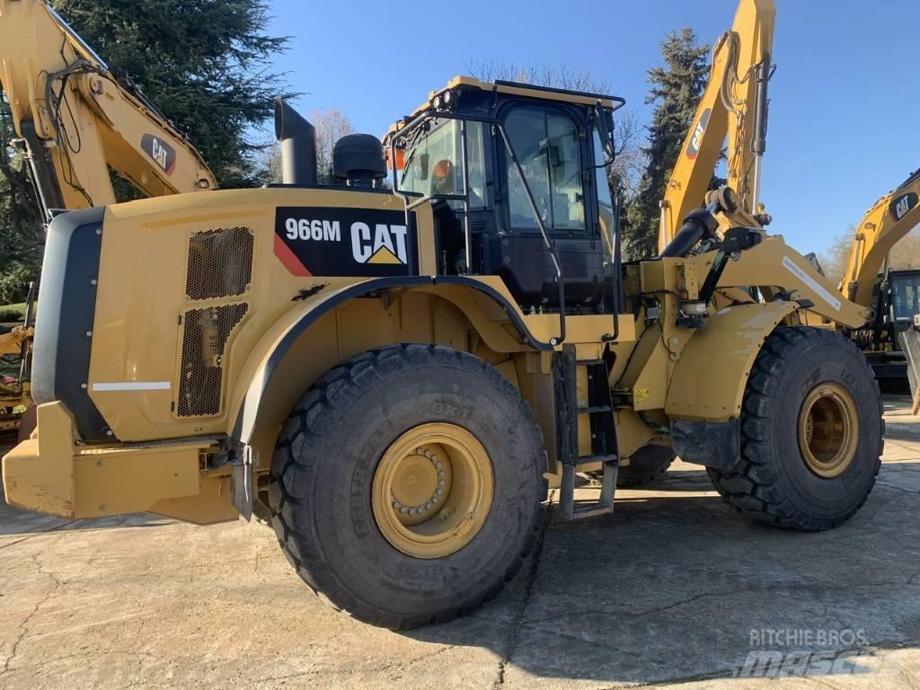 CAT 966 M Kolesové nakladače