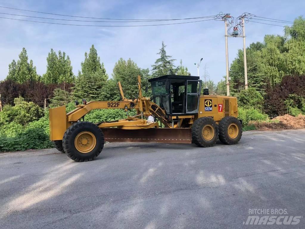 SEM 922F grader Grejdery