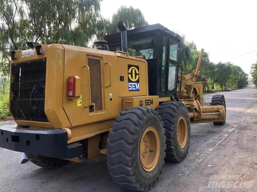 SEM 922F grader Grejdery