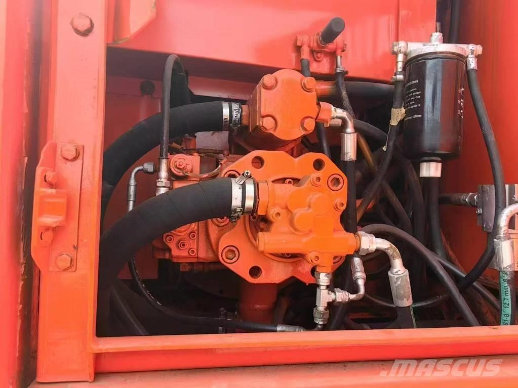 Doosan DH 150 Kolesové rýpadlá