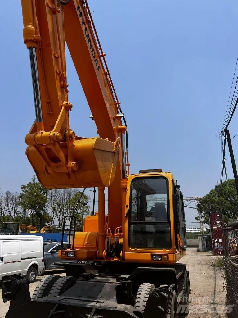 Hyundai R210W-7 Kolesové rýpadlá