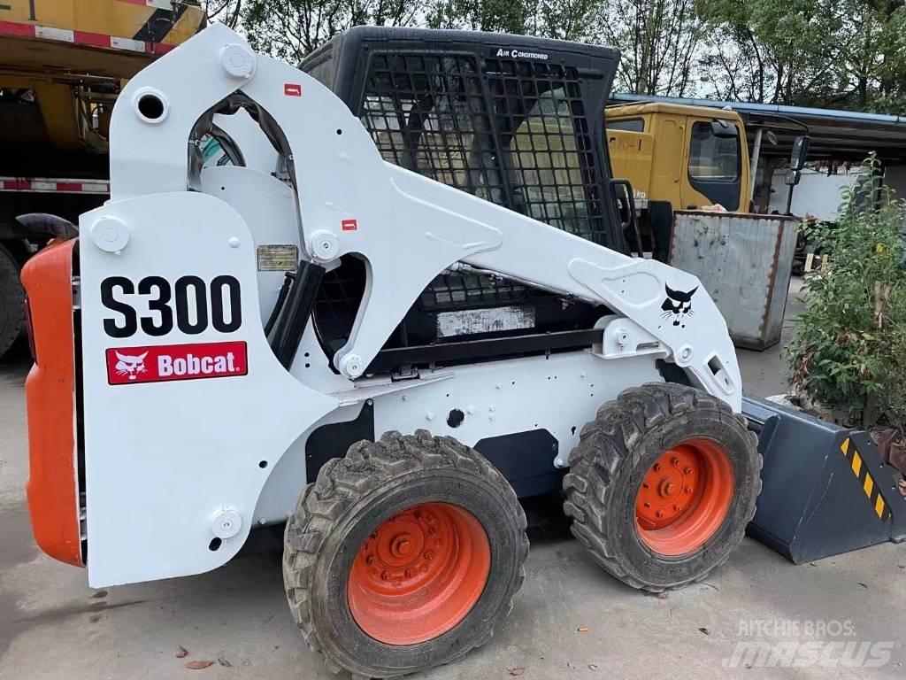 Bobcat S300 Šmykom riadené nakladače