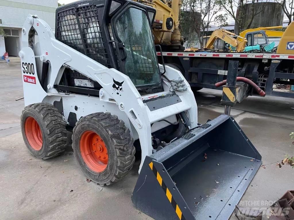 Bobcat S300 Šmykom riadené nakladače