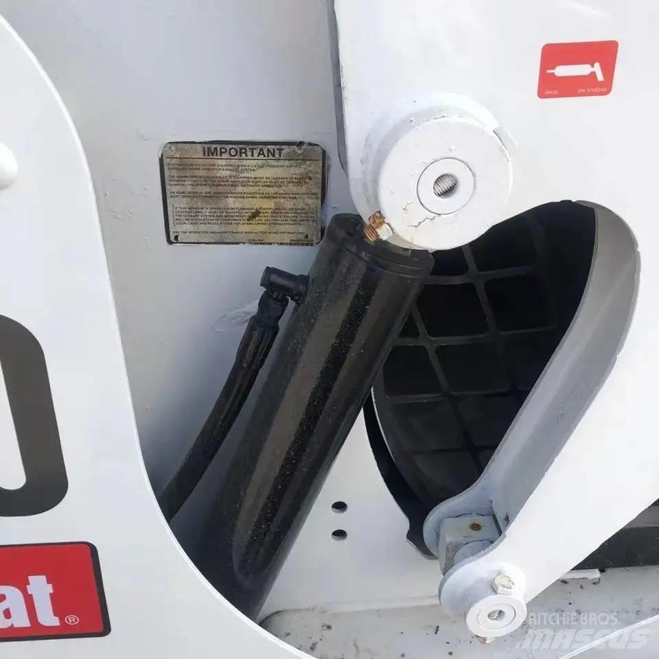 Bobcat S300 Šmykom riadené nakladače