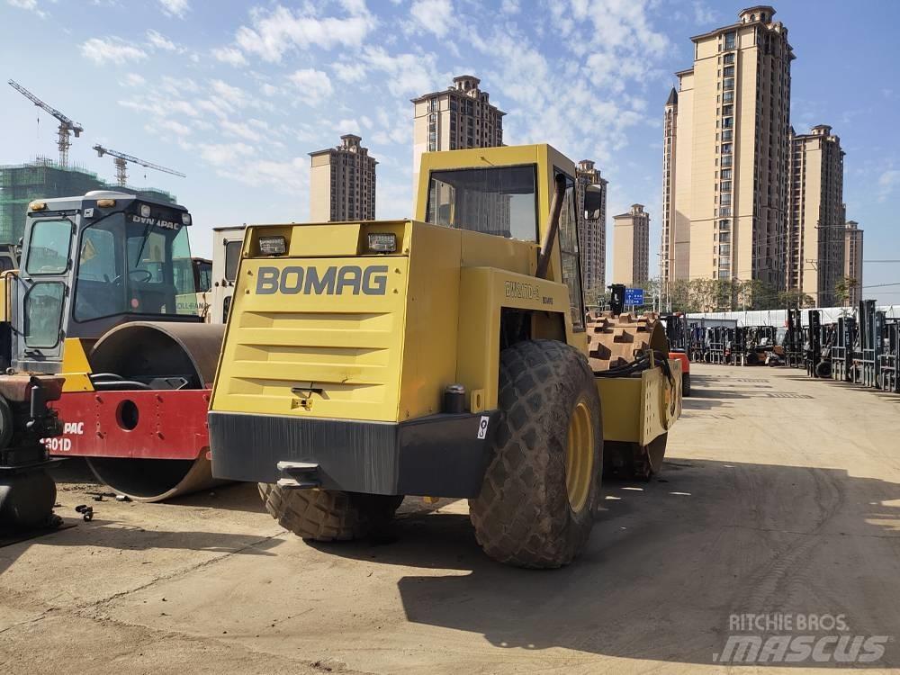 Bomag BW 217 Ťahačové valce
