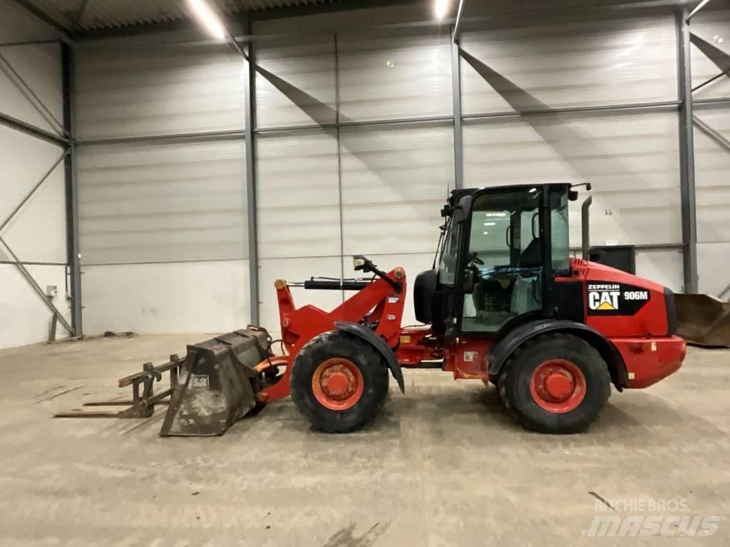 CAT 906 M Kolesové nakladače