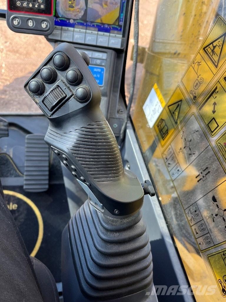Komatsu HB 365LC-3E0 Pásové rýpadlá
