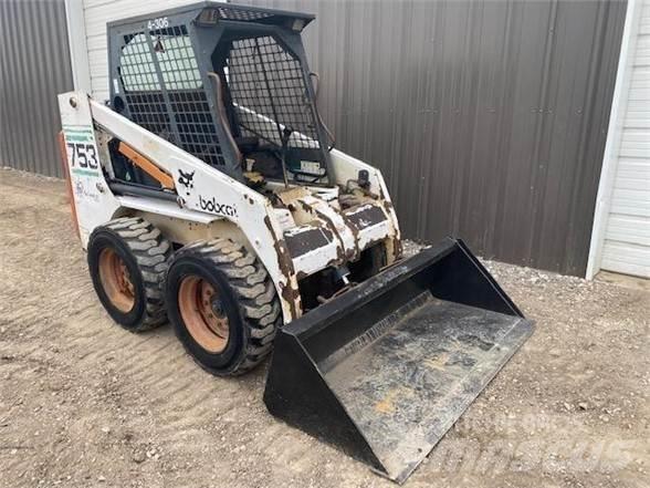Bobcat 753 Šmykom riadené nakladače