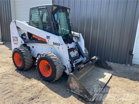 Bobcat S220 Šmykom riadené nakladače