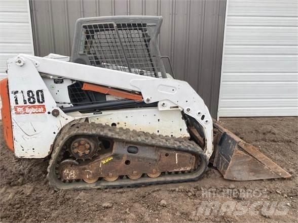 Bobcat T180 Šmykom riadené nakladače