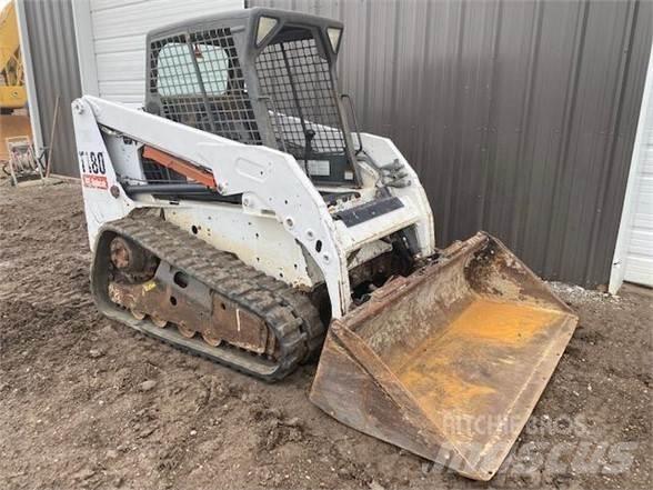Bobcat T180 Šmykom riadené nakladače