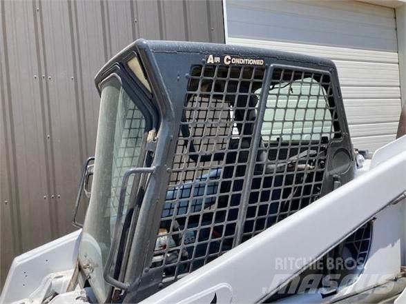 Bobcat T200 Šmykom riadené nakladače