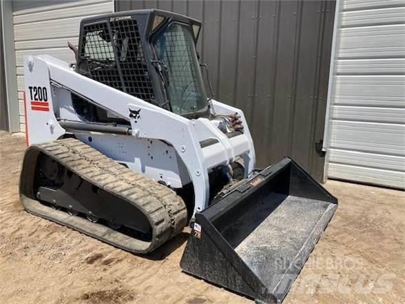 Bobcat T200 Šmykom riadené nakladače