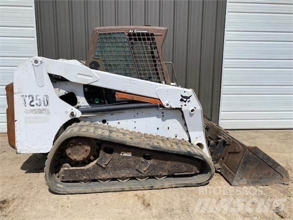 Bobcat T250 Šmykom riadené nakladače