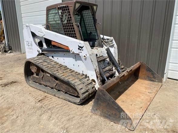 Bobcat T250 Šmykom riadené nakladače