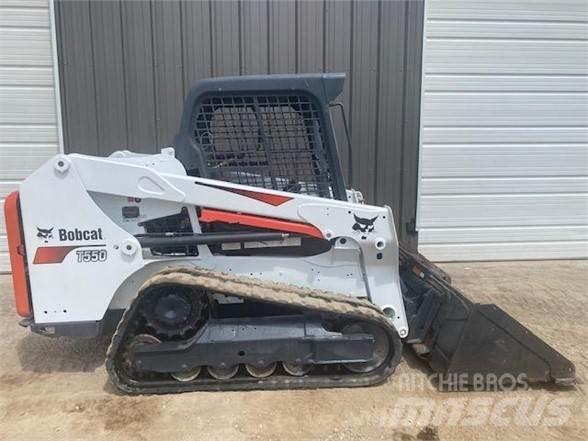 Bobcat T550 Šmykom riadené nakladače