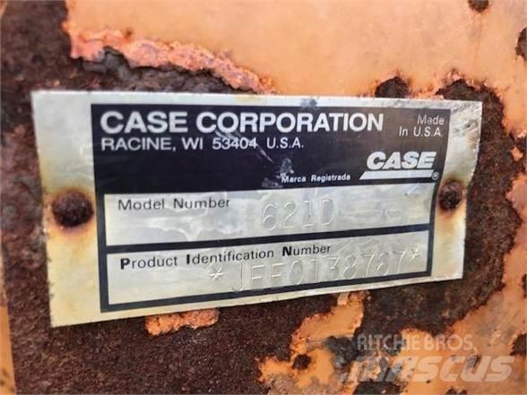 CASE 621D Kolesové nakladače