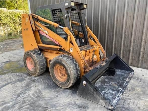 CASE 90XT Šmykom riadené nakladače