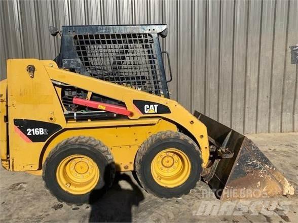 CAT 216B2 Šmykom riadené nakladače