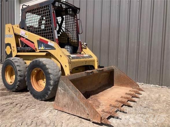 CAT 228 Šmykom riadené nakladače