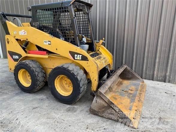 CAT 232B2 Šmykom riadené nakladače