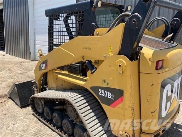 CAT 257B2 Šmykom riadené nakladače