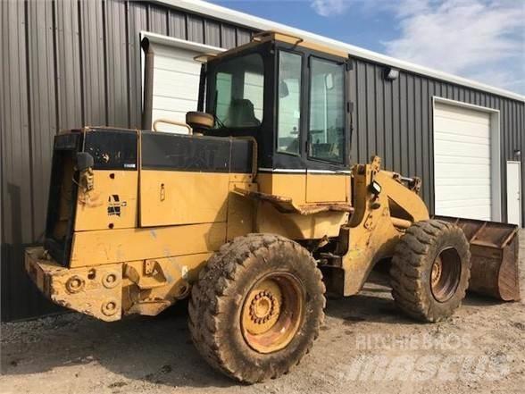 CAT 918F Kolesové nakladače
