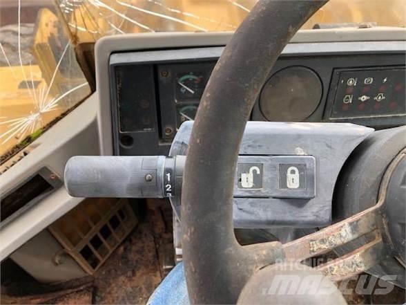 CAT 924F Kolesové nakladače