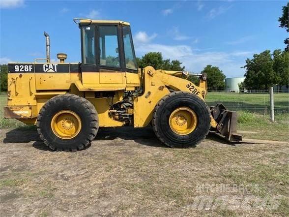 CAT 928F Kolesové nakladače