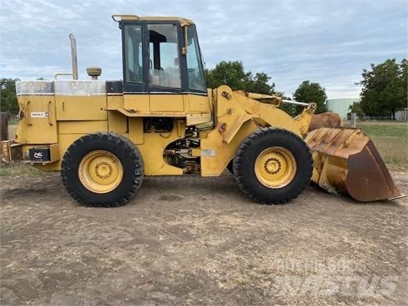 CAT 928F Kolesové nakladače