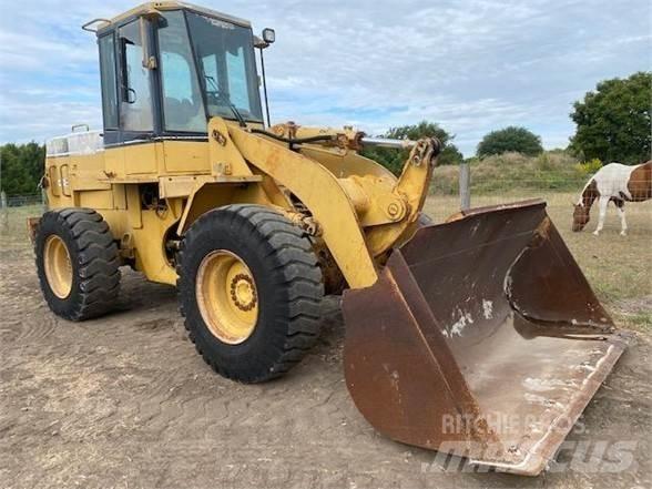 CAT 928F Kolesové nakladače