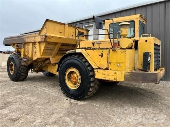 CAT D25C Kĺbové nákladné autá