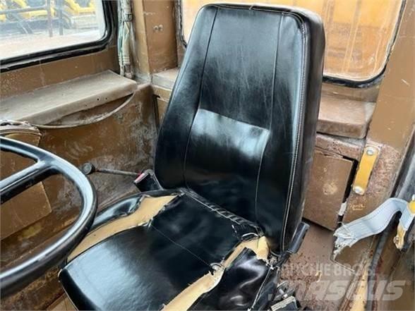 CAT D25C Kĺbové nákladné autá