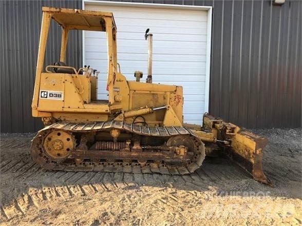 CAT D3B Pásové dozéry