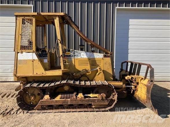 CAT D3C Pásové dozéry