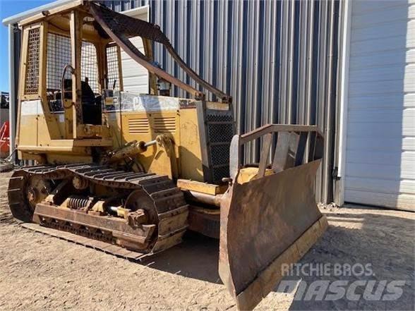 CAT D3C Pásové dozéry