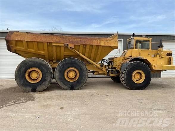 CAT D400 Kĺbové nákladné autá