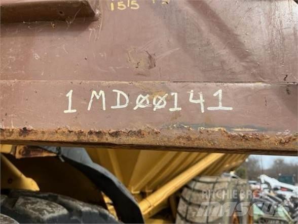 CAT D400 Kĺbové nákladné autá